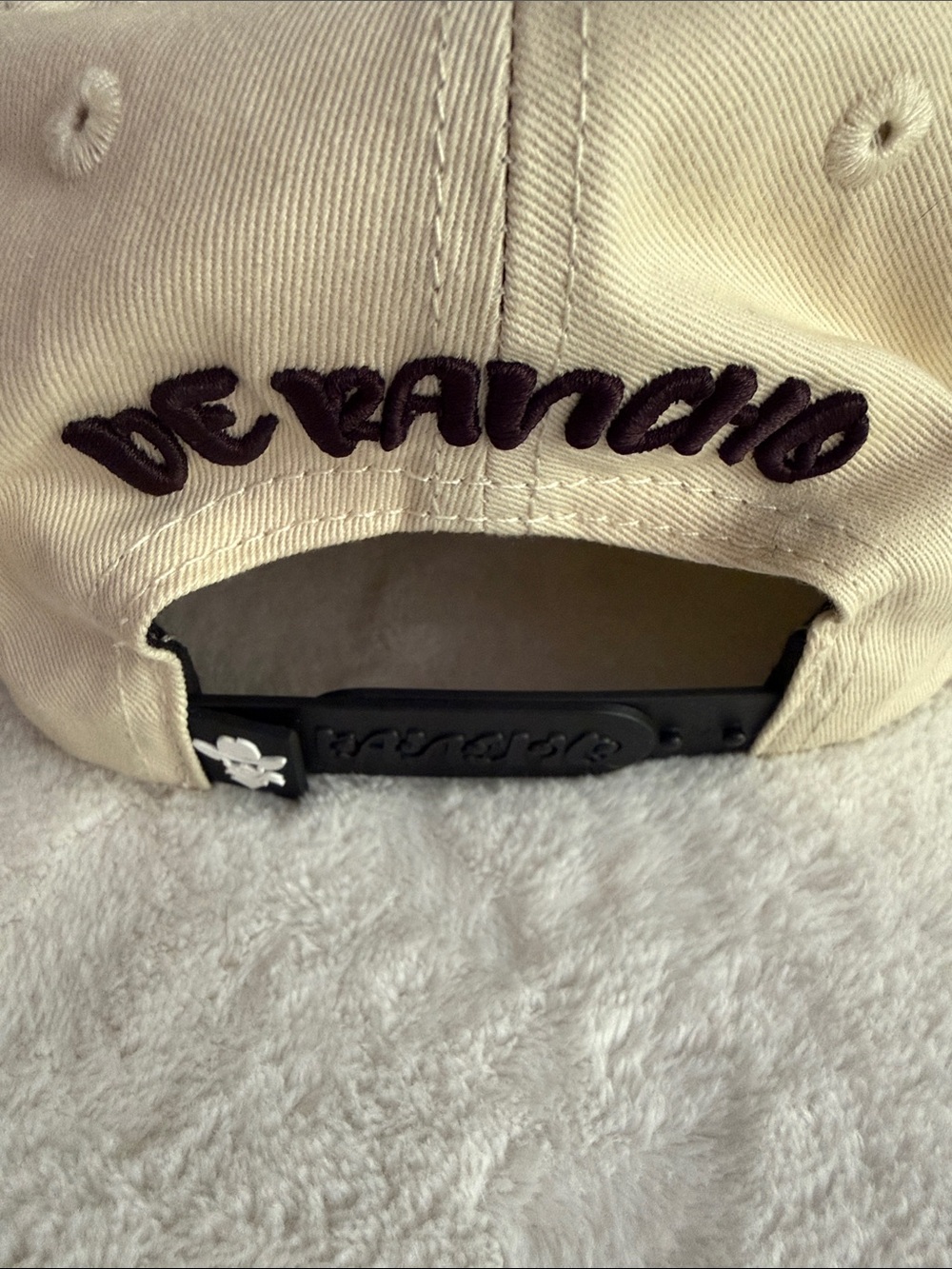 De Rancho Cream and Black Embellished Cowboy Baseball Cap - Picture 4 of 8